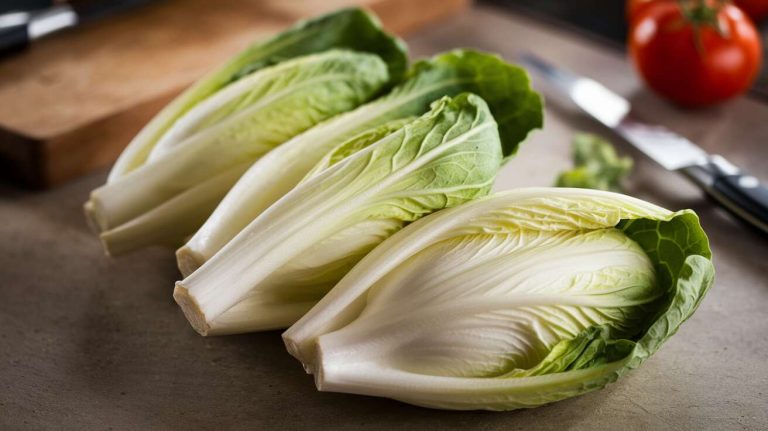 Les gens sont abasourdis quand ils apprennent que les endives que nous mangeons poussent une deuxième fois et dans le noir complet